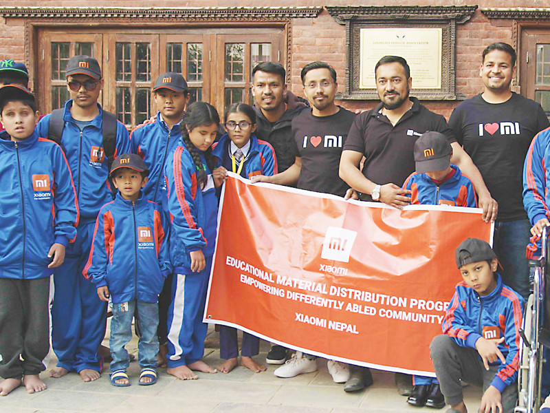 अपाङ्गता भएका विद्यार्थीलाई साओमी दियो शैक्षिक सामग्री 